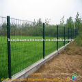 The high quality green land protecting galvanized triangle bending guardrail nets